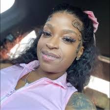 Resa Holloway's Instagram, Twitter & Facebook