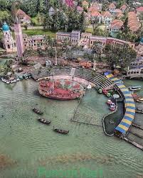 Conveniences include a wellness centre, a restaurant and a sunbathing terrace, as. Kota Bunga Little Venicenya Indonesia Ciloto Com