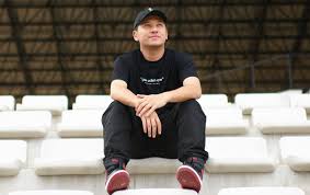 Ayahnya meninggal pada selasa (3/12/2019), pukul 01.34, saat edgar sedang beristirahat untuk menyiapkan tenaga menjelang final di dua nomor, gunshu dan daoshu perorangan dan beregu putra. Gading Marten Rayakan Natal Pertama Tanpa Gisel Dan Gempi Berharap Jadi Ayah Yang Lebih Baik