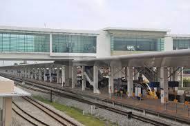 The train left on time and kept to schedule with stops only at major stations, pulling in to butterworth station at 2.23pm. Kuala Lumpur To Penang By Ktm Ets Gold Train