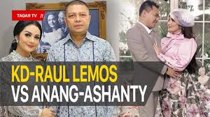 Yang jelas, ia pernah menikahi seorang pria bernama johan begin bukit namun bercerai pada tahun 1990. Sjswmzjzscuv M