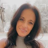 Julie Avery's Instagram, Twitter & Facebook