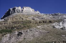 Thrust Fault Cretaceous Sandstone Over Tertiary Carbonates At Aragues Pyrenees Geology Plate Tectonics Natural Landmarks