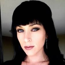 Danielle McCallum (@blkburdpignduke)