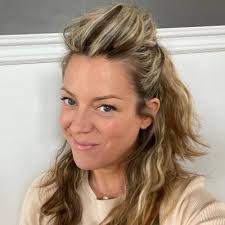 Hélène Lucas Angers (@Hell_LA)