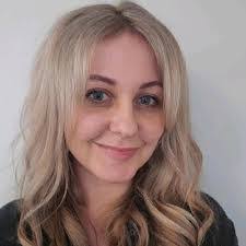 Meredith Doran's Instagram, Twitter & Facebook