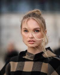 Fotograf Hamburg Berlin On Instagram Werbung One Of My Favorite Model Romeestrijd Spotted Today Before Dior Diorjoailler In 2020 Romee Strijd Model Spotted