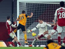 Jimenez was involved in a sickening clash of heads with david luiz and was taken to hospital having received 10 minutes of treatment on the pitch. Raul Jimenez Wolves Coach Nuno Espirito Santo Feared Worst For His Hospitalised Player After Head Injury Against Arsenal The Independent