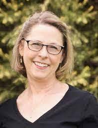 Beverly Newlin's Instagram, Twitter & Facebook