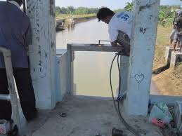 Perpustakaan nirkabel adalah proyek nirlaba penyedia data pendidikan digital nirkabel. Proyek Dam Colo Barat Raja Pintu Air