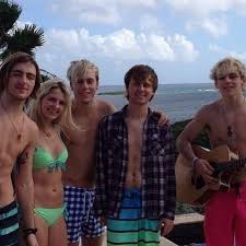 His birthday, what he did before fame, his family life, fun trivia facts, popularity rankings, and more. Pin On R5