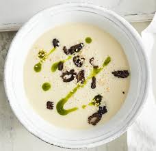 Kohlrabi Morchel Suppe Mit Kerbelol Rezept Rezept Rezepte Kohlrabi Essen Und Trinken
