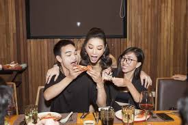 Phương trinh jolie trước phẫu thuật. PhÆ°Æ¡ng Trinh Jolie Len Tiáº¿ng TrÆ°á»›c Lá»i Che Bai Chá»‰ Ä'áº¹p Nhá» Pháº«u Thuáº­t Tháº©m Má»¹