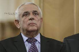 Ministrul propus pentru portofoliul agriculturii şi dezvoltării rurale, petre daea, îşi va începe programul de lucru la ora 6:30, şi va lucra până întrebat despre echipa cu care va lucra la minister şi dacă fostul secretar de stat daniel botănoiu se va regăsi în acea echipă, daea a precizat că nu va da. Biografie Petre Daea Apropiat Al Lui Adrian News Ro