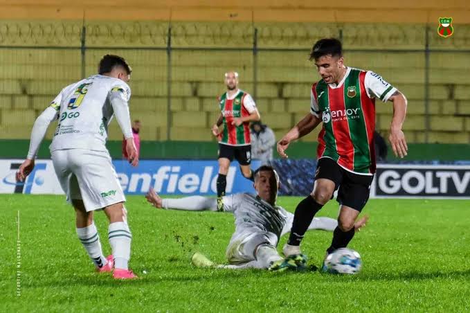 Deportivo Maldonado superó a Cerro con dos tantos de Tomás Fernández