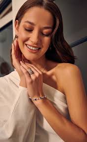 Buy 0.03 Carat Round cut 14ct Yellow Gold Amethyst GLAMIRA Ring Hannah