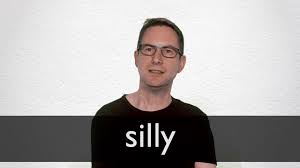 How to pronounce SILLY in British English - YouTube