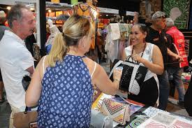 Darwin Aboriginal Art Fair draws thousands as artists fight unethical  dealers