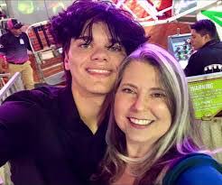 Andrew Kupper's Instagram, Twitter & Facebook