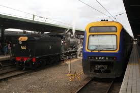 Today i'm catching the nsw trainlink xplorer train from sydney central railway station to canberra kinston railway station. Xplorer 2521 Trails A Train At Central Station Platform 1 Wongm S Rail Gallery