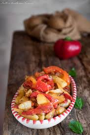 Patate E Peperoni Meglio Conosciuti In Calabria Come Pipi E Patati Sono Un Piatto Saporitissimo Che Accompagna Grigliat Ricette Pasti Italiani Cibo Etnico