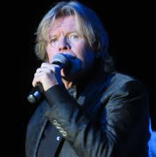 Peter Noone And Herman S Hermits Treat Villagers To Pair Of Rocking Sold Out Concerts Villages News Com