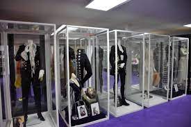 That photo and others now hang in san antonio's mcnay art museum, in a room that museum director richard aste called the selena chapel. a replica of the set is in one corner of the room, where visitors can strike their own power poses. The Selena Museum The Best Way To Visit Pre 1994 Corpus Christi
