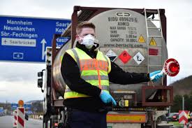 A alemanha restringiu as entradas terrestres no território a 16 de março, para conter a pandemia da doença, obrigando a controlos de circulação com os países vizinhos, entre os quais frança. Alemanha Fecha Fronteiras Com Regiao Francesa Bom Dia