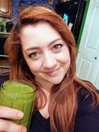 Refreshing smoothie recipe with mixed greens