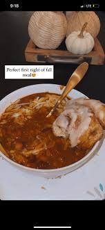 Usually prefer without icing in these situations as the point is just to have a nice bread to sop the juice up. Is The Cinnamon Roll In Chili A Normal Northern Thing Or Wtf Lol Jjdandfamily