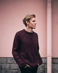 21 Poses To Try When Photographing Men 500px Doing gives his best modeling posing tips for beginners.
