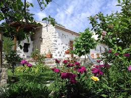 The population in 2011 was 6,045, in an area of 395.30 km 2. Quinta Do Tempo Turismo Rural Rentals In Monchique Algarve Portugal