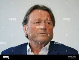 Louis geist -Fotos und -Bildmaterial in hoher Auflösung