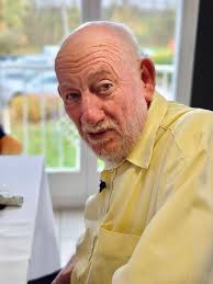 ボ0 ធនរាុគ r বপ Cheers to 國 YEARS 0 80 เรอ MA A