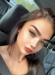 Alyssa Ely's Instagram, Twitter & Facebook