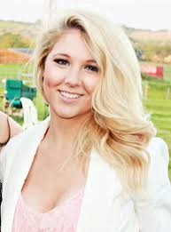 Elsa Mckee's Instagram, Twitter & Facebook