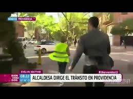 Have something nice to say about evelyn matthei? Evelyn Matthei Corre De La Prensa Meme Youtube