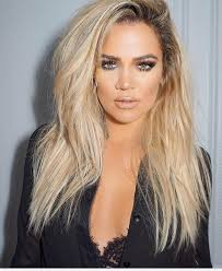 Khloé kardashian gets pink hair, making her the latest celebrity to get the colour in the last few months, is this the hairstyle of 2019? Khloe Kardashian Khloe Kardashian Hair Kardashian Hair Hair Styles