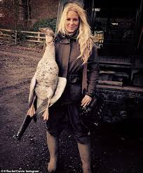 Rachel hunt | jesus girl. Glamorous Hunter Rachel Carrie Fights Back At Animal Rights Militants Daily Mail Online