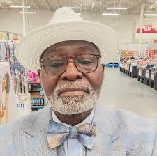 UVR-SSI*-UFF***.. 注SP 日最行 POLICE POUS I AM A POLICE OFFICER. TODAY IS MY  57TH BIRTHDAY. I DON'T HAVE A FAMILY To CELEBRATE WITH. WISH ME A HAPPy  BIRTHDAY. @GODISOURFORTRESS