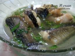 Makanan yang dapat menyebabkan keguguran selanjutnya adalah seafood mentah. 6 Amalan Berpantang Selepas Bersalin Secara Tradisional