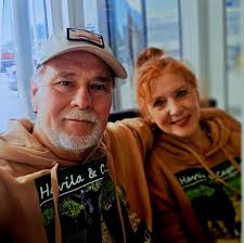 What are Arnel Pineda's recent performances with Journey like?