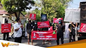 Hal yang harus disiapkan sebelum work from ba · umk kabupaten bojonegoro tahun 2021 rp2.066.7 · inilah umk kabupaten / kota di jawa timur tah · info rekayasa . Peringati Hari Reformasi Banteng Merah Putih Datangi Kantor Dprd Wartaku Id
