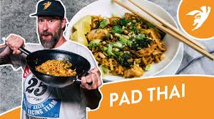 Gordon ramsay cooks pad thai for thai chef and gets a taste of his own medicine. Pad Thai Gebratene Nudeln Thai Style Schnell Und Einfach Youtube