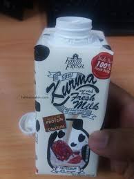 Biasanya beli kat farmasi, tapi takde rezeki pula. Rupanya Susu Farm Fresh Ni Nukilan Budak Flat