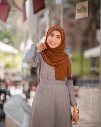 Esraa Mostafa إسراء م صطفى Shared A Post On Instagram طبعا محدش صاحي غيري صباح الورد Follow Their Account To See 1 787 Posts Fashion Hijab