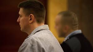 A móri bankrablás, amelyet a sajtóban gyakran móri mészárlásnak neveznek, a magyar kriminológia eddigi történetének legkegyetlenebb rablógyilkossága volt. Besokallt A Mori Rablogyilkos A Bortonben Infostart Hu