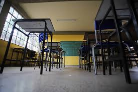 Primeiro ano da pandemia levou 172 mil alunos a deixarem a escola no Brasil  | CNN Brasil