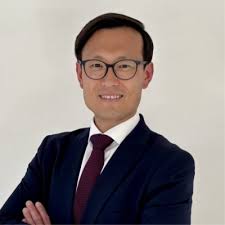 A highly educational and entertaining first day in the Poznan Labs learning  the #AMIC technique for cartilage regeneration using Geistlich Ortho's  #ChondroGide with John Dabis.