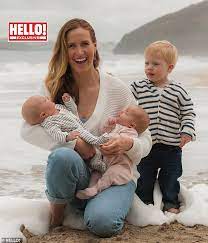 She's the world's best rower, he's tv's action man. Helen Glover Fuhrt Ihre Neugeborenen Zwillinge Kit Und Weiden Im Sussen Zu Schiessen Aktuelle Boulevard Nachrichten Und Fotogalerien Zu Stars Sternchen